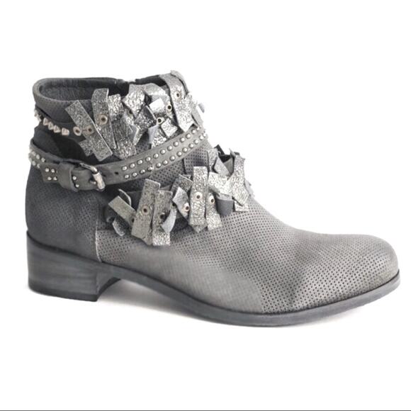 CRISTINA LUCCHI Shoes - NIB OVYE by Cristina Lucchi Italian Leather Ankle Boots Size 40 (US 9.5-10)